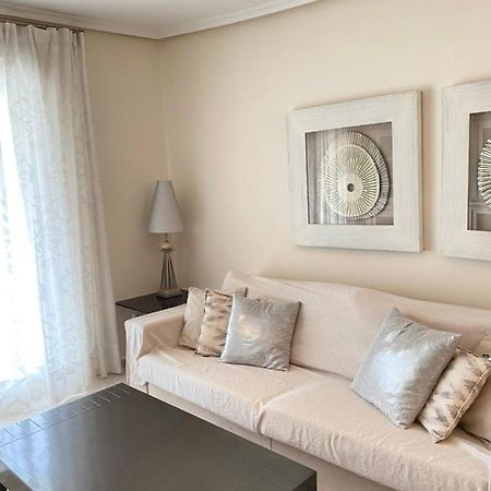 Elegant 2-Bedroom Apartment In Benidorm With Private Pool And Scenic Garden Views Кала-де-Фінестрат Екстер'єр фото
