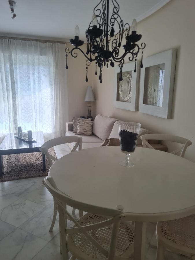 Elegant 2-Bedroom Apartment In Benidorm With Private Pool And Scenic Garden Views Кала-де-Фінестрат Екстер'єр фото