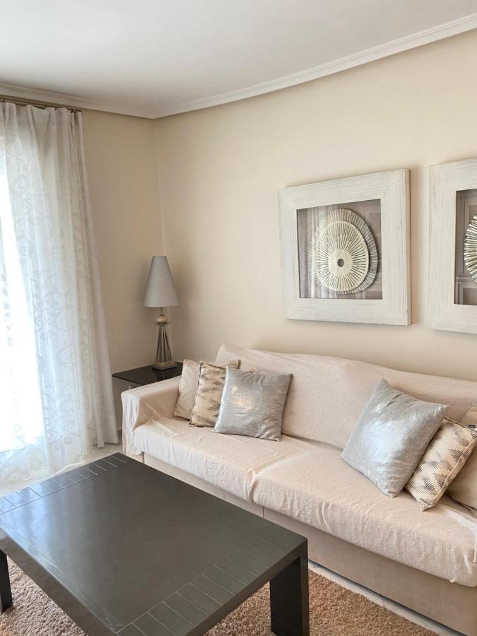 Elegant 2-Bedroom Apartment In Benidorm With Private Pool And Scenic Garden Views Кала-де-Фінестрат Екстер'єр фото